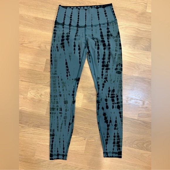 Lululemon leggings size 2 - Picture 5 of 5